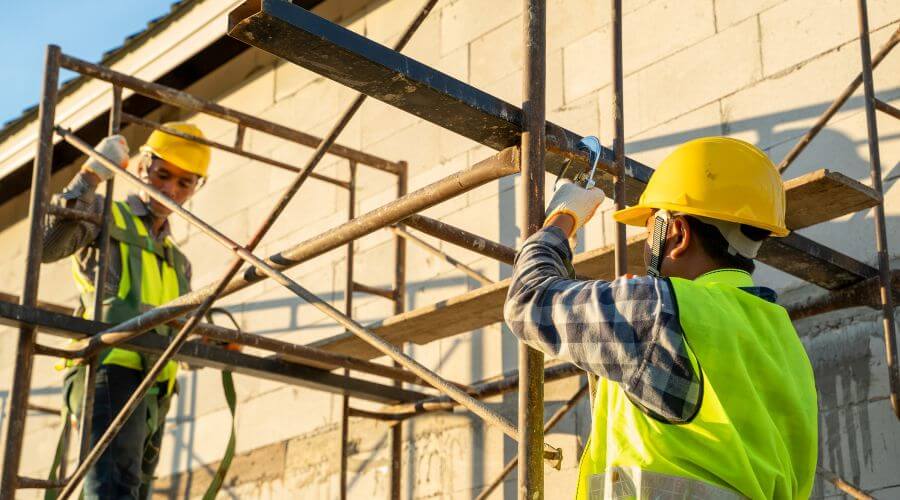 Professional gutter cleaning in Dundas, VA